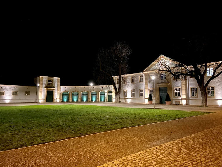 Ansicht Schloss Neuhaus bei Nacht